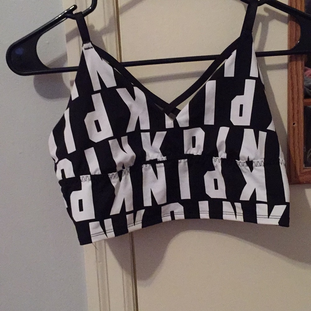 Sports bra .